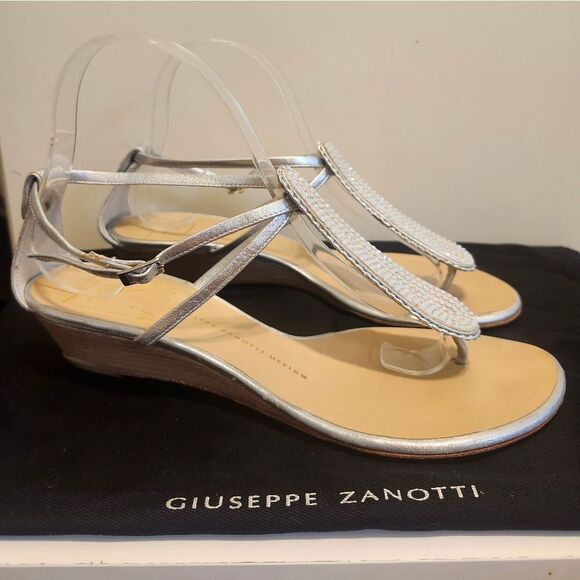 Giuseppe Zanotti Silver Leather Swarovski Crystal Thong Sandals 8.5/38.5 $975 - Picture 4 of 14